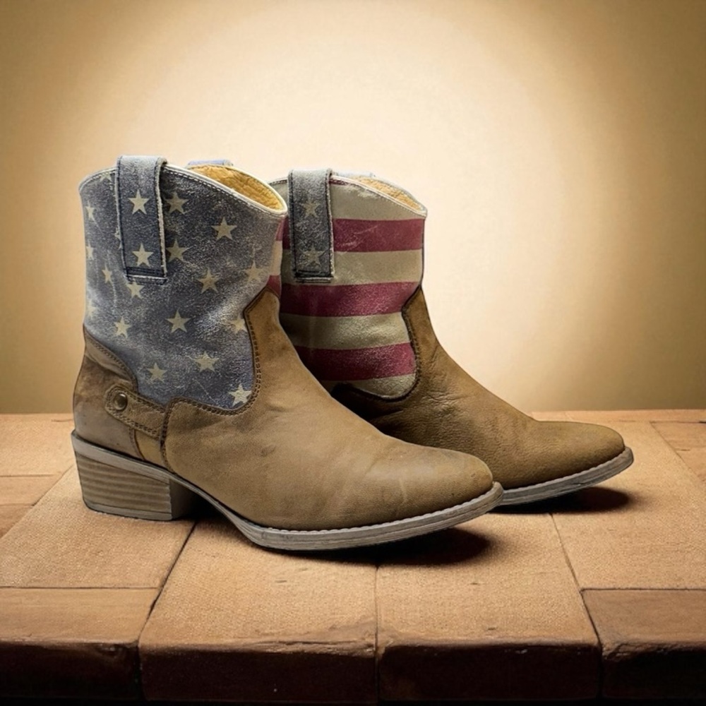 Patriotic Tan and Multicolor Heeled Boots